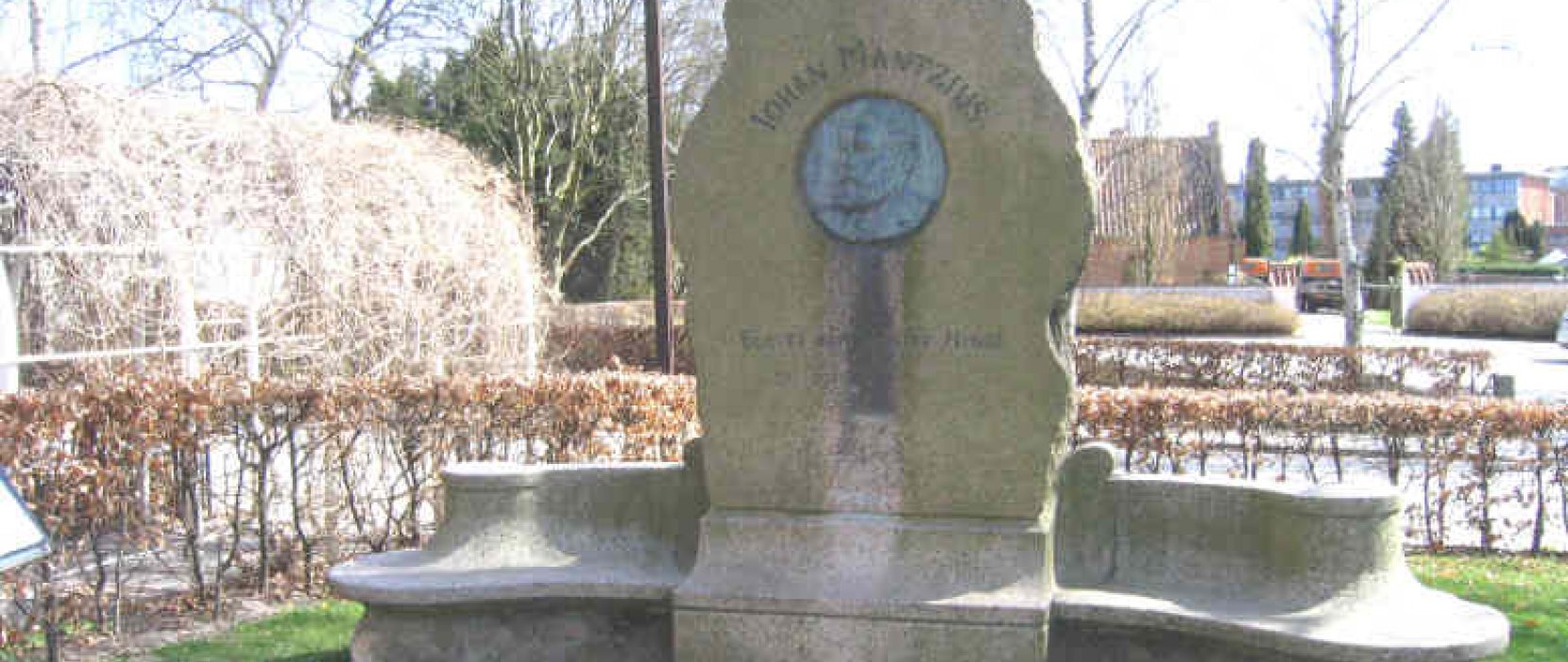 monument for Johan Mantzius