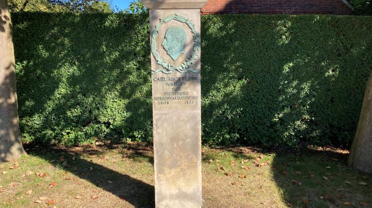 Carl Michelsens mindesten monument