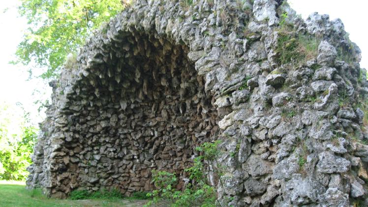 Frederik VII’s grotte i Skodsborg monument