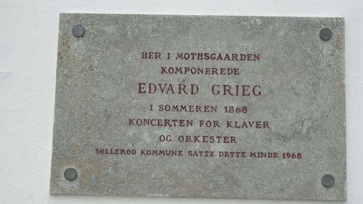 Edvard Griegs mindeplade monument