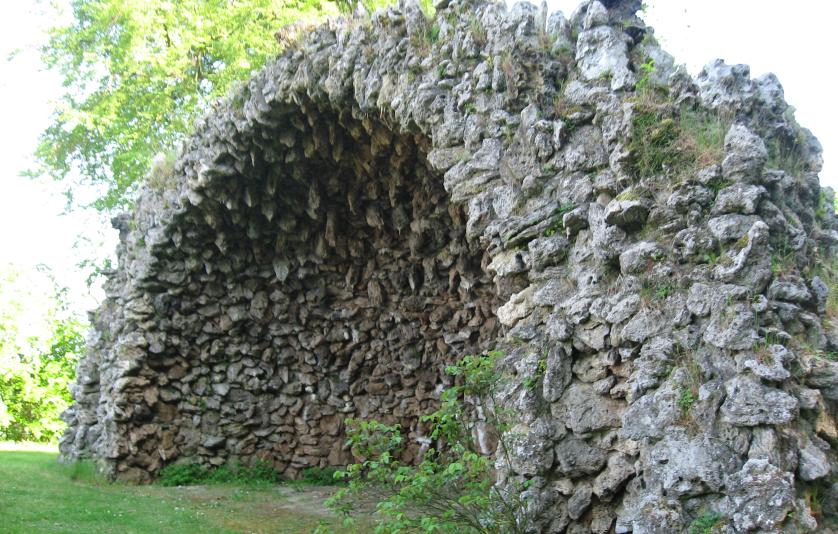 Frederik VII’s grotte i Skodsborg monument