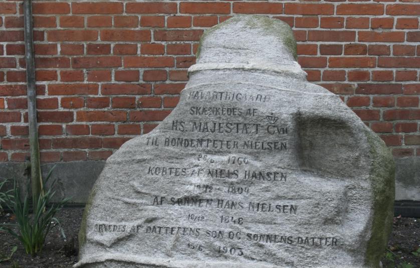 Mindestenen ved Havarthigården monument